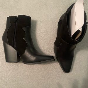 NEW Womens Qupid boots with heel Sz. 7